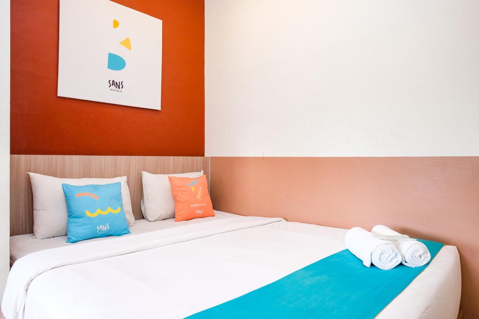 Sans Hotel Rajawali Surabaya By Reddoorz Krembangan Eksteriør billede